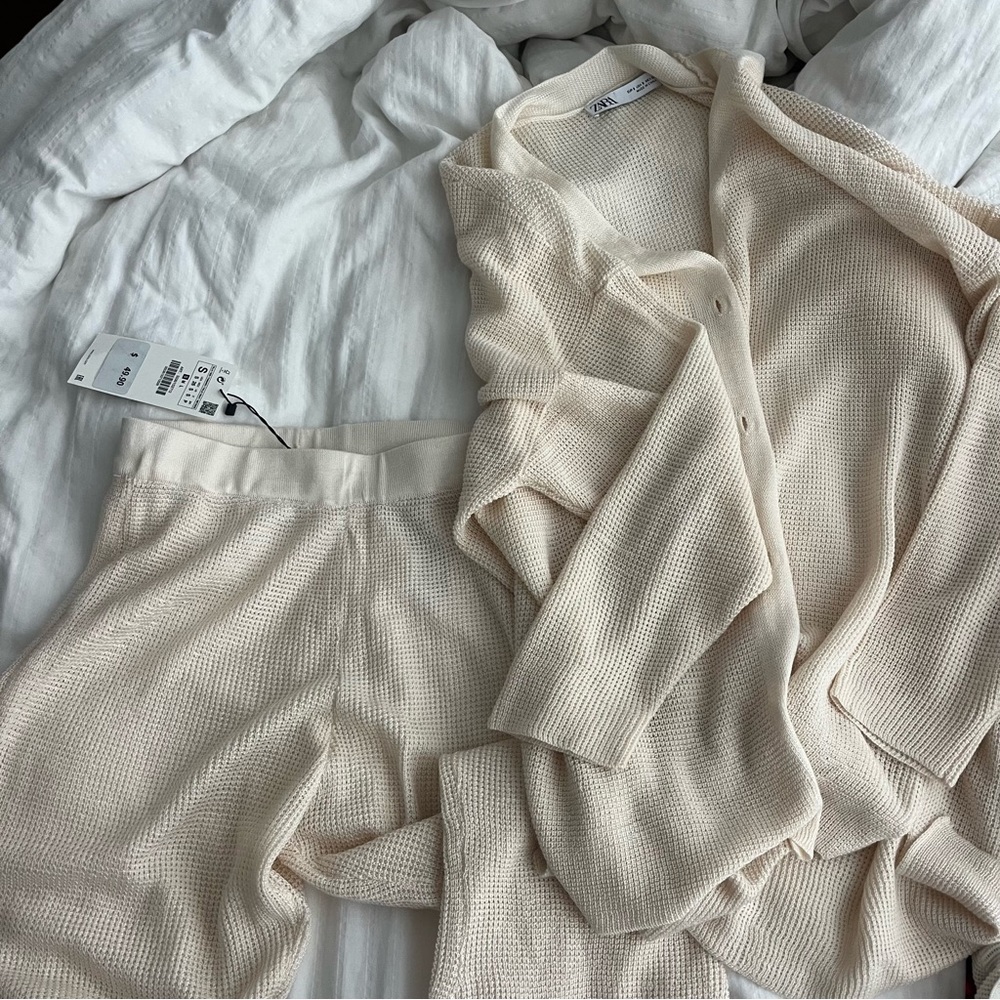 Zara Cream Women's Sweater Cardigan - Picture 2 of 6